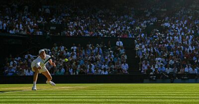 Copertina di Wimbledon, diretta – Sinner a caccia del miglior servizio: Alcaraz deve recuperare un break nel secondo set