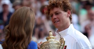 Copertina di Wimbledon, Sinner consegna un regalo al principe George e alla principessa Charlotte – Video