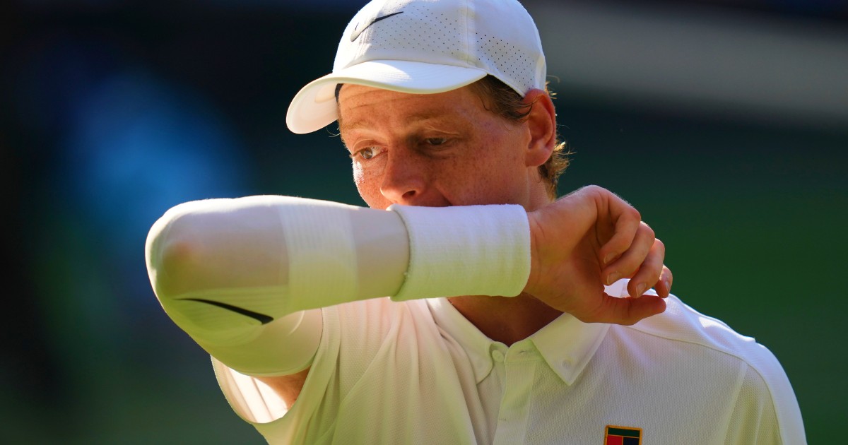 Finale Wimbledon, cosa indossa Sinner al braccio e a cosa serve: la spiegazione del medico Finale Wimbledon, cosa indossa Sinner al braccio e a cosa serve: la spiegazione del medico