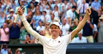 Sinner: "Ho usato la sconfitta al Roland Garros, ecco il motivo per cui sono qui con il trofeo di Wimbledon"