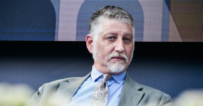 Giuli contro il “Corriere”: “Censurata una mia intervista”. Il quotidiano: “Insultava Galli della Loggia”