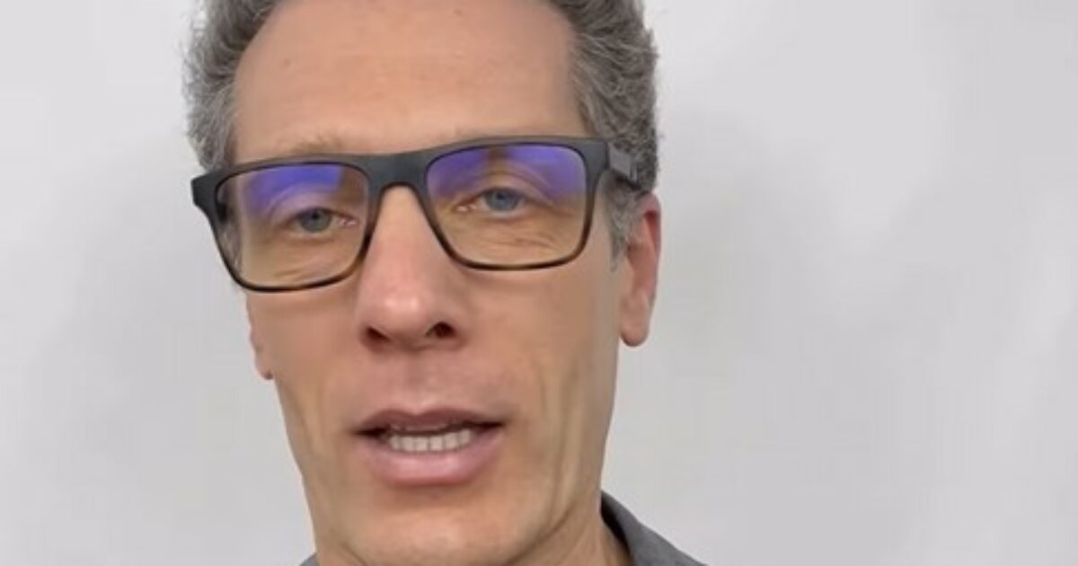 “La scuola promuove tutti, ma gli studenti sono stanchi di essere presi in giro”: parla il prof. Andrea Maggi