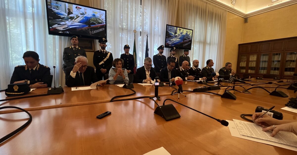 cosche e traffico di droga 35 arresti a reggio calabria il procuratore oggi la 8216ndrangheta ha 60mila affiliati