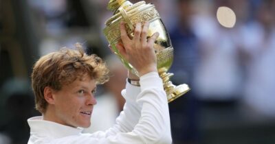 Copertina di Se il calcio delude e il tennis con Sinner è vincente, cos’altro può succedere all’Italia?