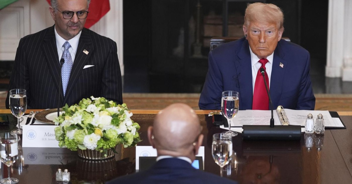 I cinque leader africani da Trump: impauriti e deferenti, lo spettacolo è davvero desolante I cinque leader africani da Trump: impauriti e deferenti, lo spettacolo è davvero desolante