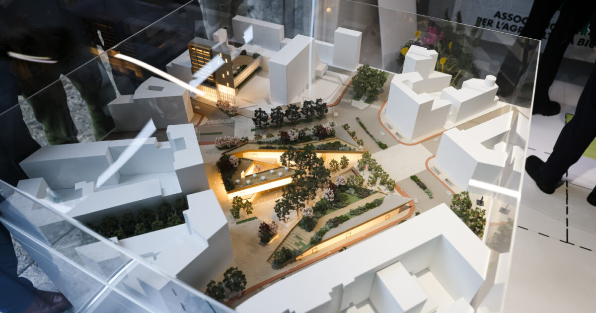 I lavori per il nuovo piazzale Loreto a Milano non partono (per ora): c’entrano le inchieste e il poco verde previsto I lavori per il nuovo piazzale Loreto a Milano non partono (per ora): c’entrano le inchieste e il poco verde previsto