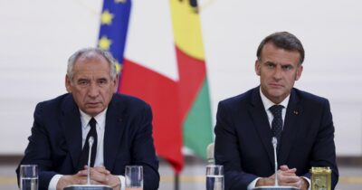 Copertina di Francia, più spese per le armi ma per puntellare i conti potrebbe saltare la Pasquetta (e un'altra festività)