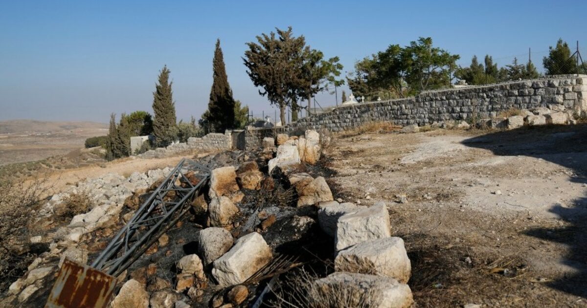Cisgiordania, al Papa un report sulle violenze dei coloni ai cristiani. Piazzaballa: “Nella West Bank la legge del più forte” Cisgiordania, al Papa un report sulle violenze dei coloni ai cristiani. Piazzaballa: “Nella West Bank la legge del più forte”