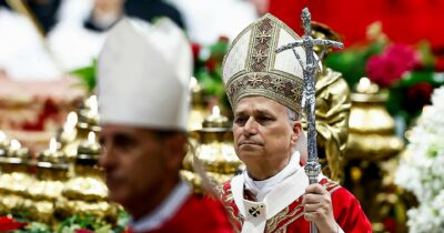 Copertina di Curia, Vicariato e San Pietro: i dossier del Papa in vacanza
