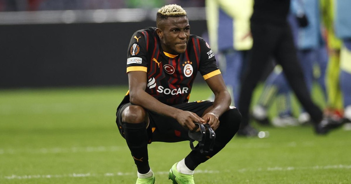il certificato medico le garanzie bancarie e la clausola osimhen non va in ritiro il galatasaray insiste e de laurentiis non arretra