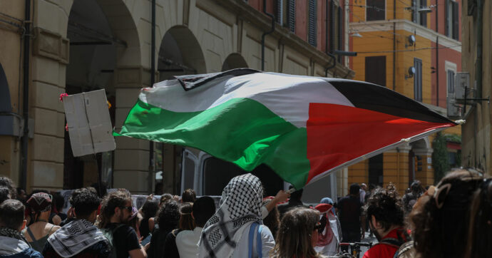L’articolo sui pro Pal tolto dall’annuario. “L’Istituto Cattaneo censura”