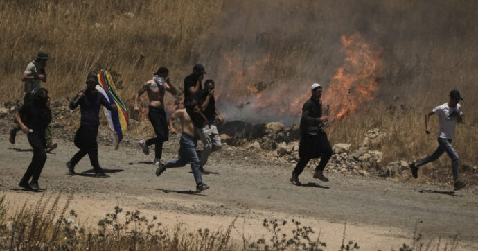 Israele attacca Damasco, colpiti palazzo presidenziale e sede dell’esercito. Rubio: “De-escalation nelle prossime ore”