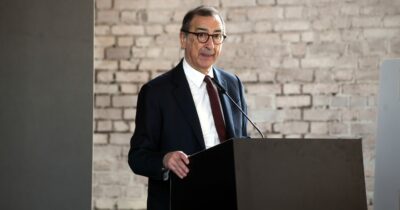 Copertina di Sala prepara la resistenza: “L’inchiesta? Non ci riconosciamo nella lettura dei pm”. Silenzio tombale del Pd, ma gli alleati scalpitano