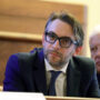 Copertina di “Maran ha fatto pressioni”: l’ex assessore Pd citato nell’inchiesta di Milano. I pm: “Da lui interferenze sui progetti”