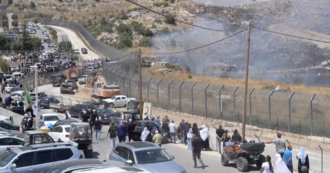 Copertina di Centinaia di drusi si radunano lungo il confine tra Israele e Siria: le immagini