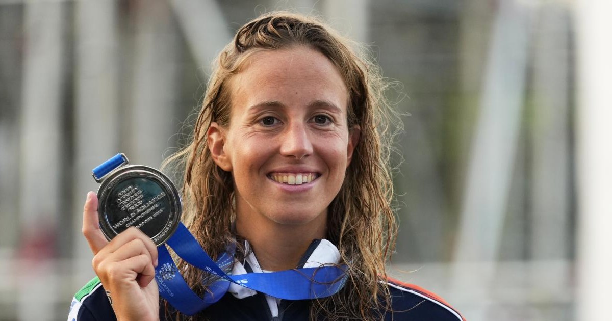 Mondiali di nuoto 2025, doppia gioia per l’Italia. Dopo Paltrinieri, anche Taddeucci vince l’argento nella 10 km: “Eravamo arrabbiati” Mondiali di nuoto 2025, doppia gioia per l’Italia. Dopo Paltrinieri, anche Taddeucci vince l’argento nella 10 km: “Eravamo arrabbiati”