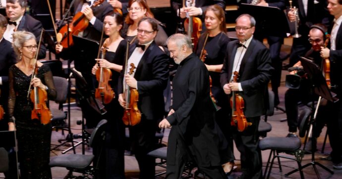 Gergiev prenderà 25mila euro, ma ora medita di restare a casa