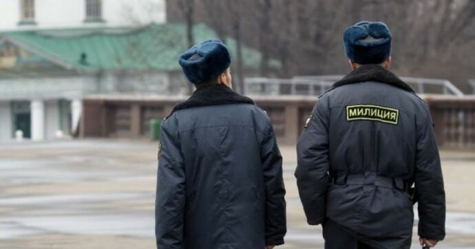 Russia, la polizia di Rostov sarà rimborsata per aver rifiutato tangenti: “Somma pari alla mazzetta offerta”