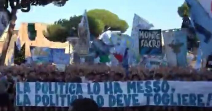 “La politica l’ha messo e adesso deve toglierlo”: la manifestazione contro Lotito dei tifosi della Lazio