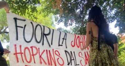 Copertina di “Il Comune di Bologna privatizza anche gli storici giardini di San Leo”. E la protesta blocca l’avvio dei lavori