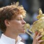 Copertina di Perché a Sinner è stato tolto il trofeo di Wimbledon: la storica regola dello slam londinese