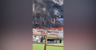 Maxi incendio a Tomorrowland: brucia il palco principale del festival di musica elettronica – Video