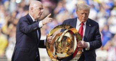 Copertina di Il Chelsea non ha il trofeo originale del Mondiale per Club, se l’è tenuto Donald Trump: “Un regalo di Infantino”