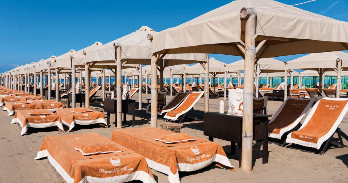 arabi e russi all8217assalto di forte dei marmi su 90 bagni ne hanno gi224 30 e in spiaggia contano pi249 gli chef dei bagnini da Ilfattoquotidiano.it arabi e russi all8217assalto di forte dei marmi su 90 bagni ne hanno gi224 30 e in spiaggia contano pi249 gli chef dei bagnini