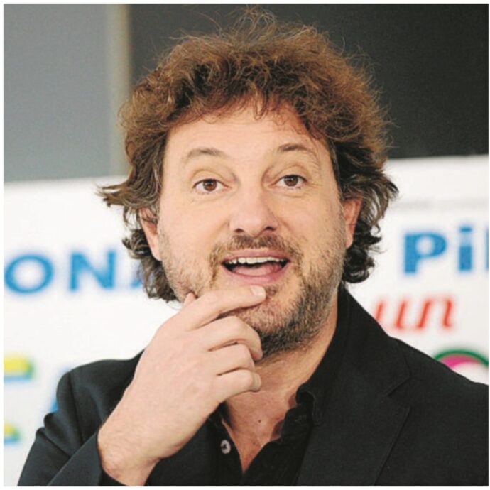 Leonardo Pieraccioni scopre di essere su Tinder a sua insaputa e reagisce così: “Chiamatemi Steve Pieraccia”