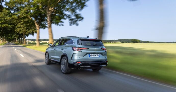 Cinque o sette posti, Renault Espace Full Hybrid è nata per viaggiare