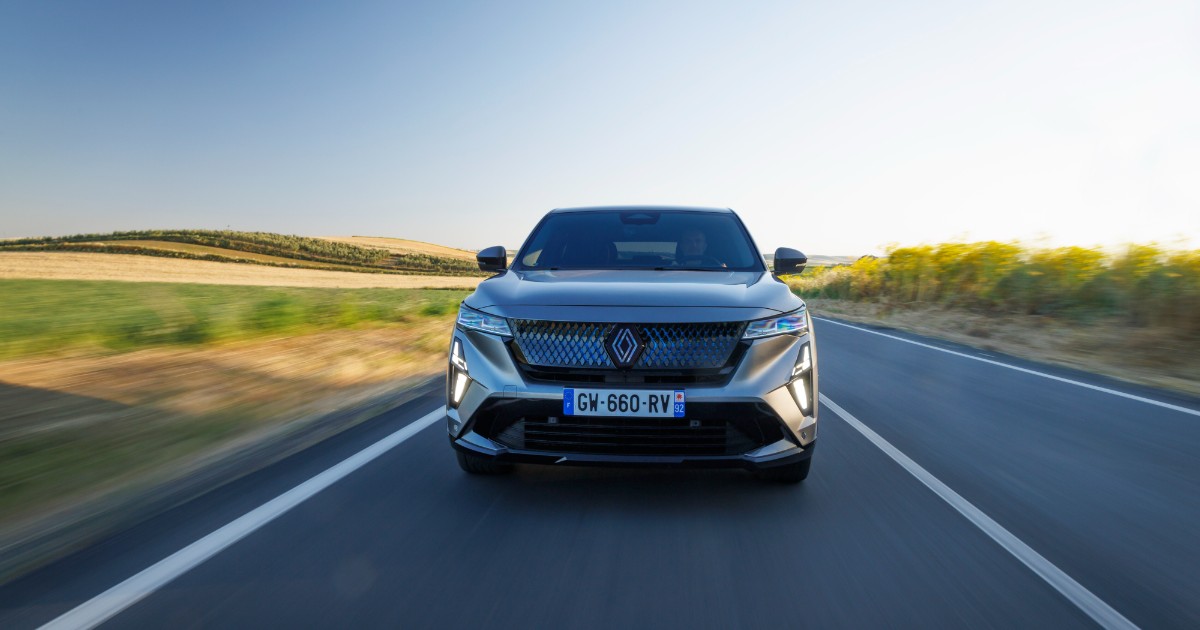 Eleganza e potenza in versione full hybrid, questa è Renault Rafale HEV