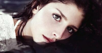 Copertina di “Con il mare dentro”, la storia di Lucia che voleva diventare apneista anche se non è “cosa da femmine”