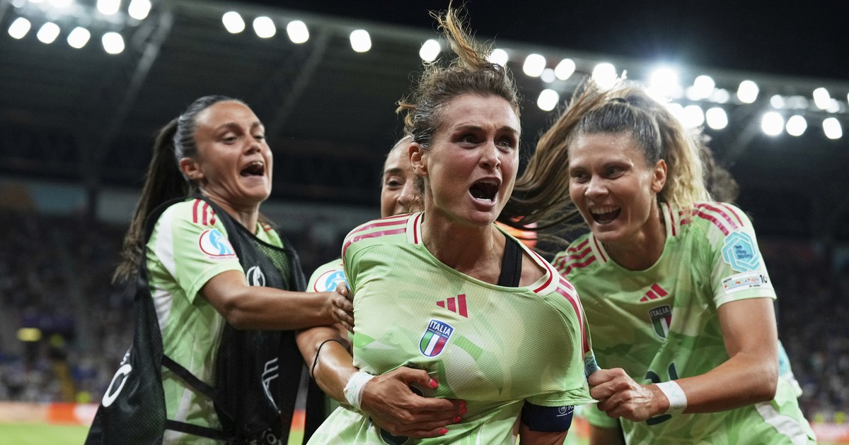 europei femminili immensa girelli la sua doppietta porta l8217italia in semifinale dopo 28 anni e c8217232 un parallelismo con il 1997 che fa ben sperare