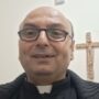 Copertina di Raid israeliano su una chiesa a Gaza: ferito padre Romanelli. Idf: "Un errore". Meloni: "Attacchi inaccettabili". Schlein e Conte: "Ipocrita"