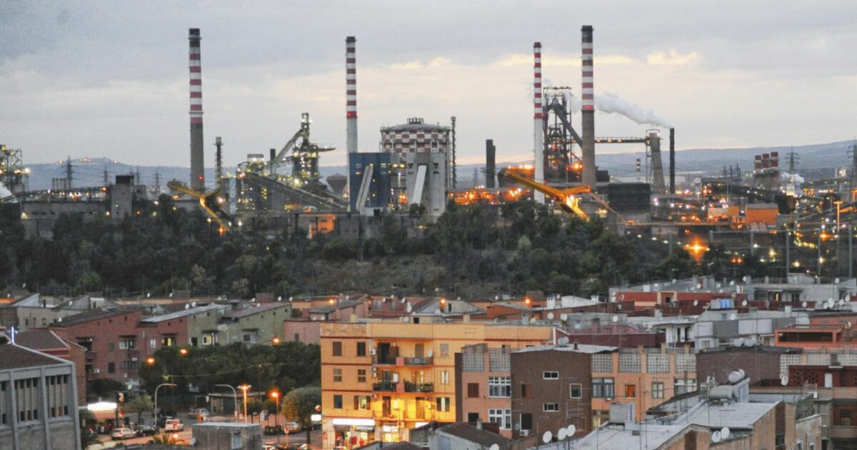 ilva slitta al 26 settembre il termine per partecipare alla gara per la vendita sindacati convocati il 18 sulla cig