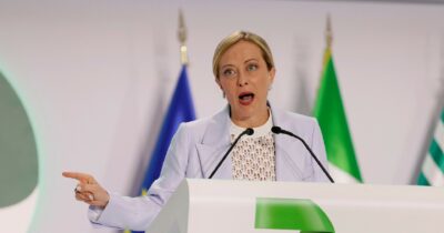 Copertina di Cisl, Meloni loda la platea: applausi, ma niente ovazione