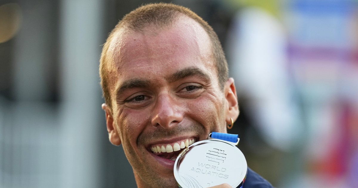 eroico paltrinieri ha vinto l8217argento mondiale nuotando per 10 km con un dito rotto ma una regola gli impedisce di competere in vasca