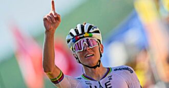 Pogacar commuove dopo l’impresa al Tour: “Dedico questa mia vittoria a Samuele Privitera”