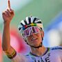Copertina di Pogacar commuove dopo l’impresa al Tour: “Dedico questa mia vittoria a Samuele Privitera”