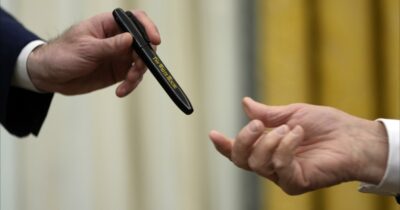 Copertina di Per la legge Usa sulle stablecoin manca solo la firma di Trump. Più incerto l’iter delle norme su bitcoin, etc