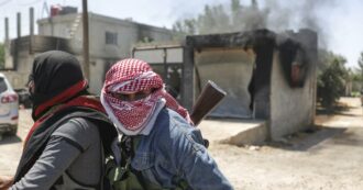 Siria, nuovi scontri tra tribù sunnite e drusi a Suwayda. Damasco invia di nuovo l’esercito, ok di Israele