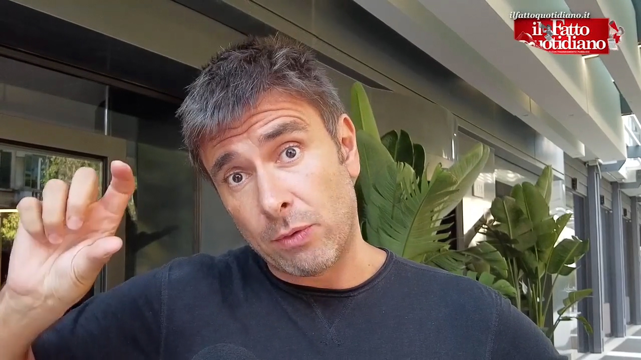 Di Battista presenta il suo ultimo libro: “I cittadini che non votano più purtroppo hanno ragione” Di Battista presenta il suo ultimo libro: “I cittadini che non votano più purtroppo hanno ragione”