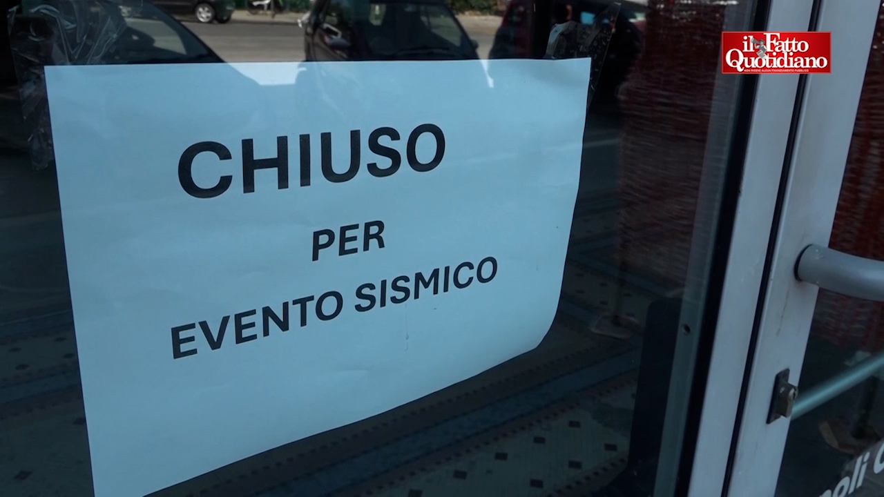 Terremoto Campi Flegrei, treni fermi e stazioni chiuse. Le voci dei cittadini: “Un forte boato, ha tremato tutto”