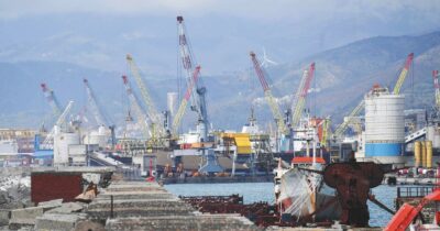 Copertina di Genova, il presidente del porto appena nominato è condannato a pagare per falso