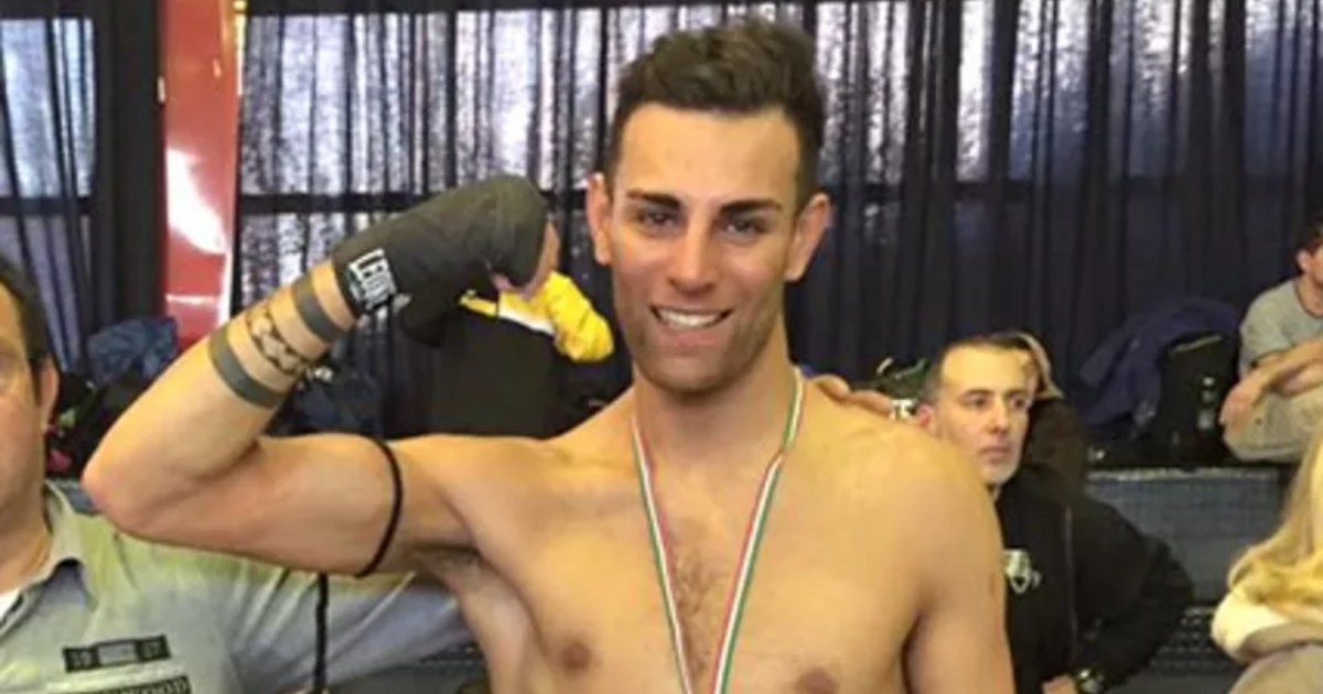 Morto Rocco La Cognata, campione italiano di Thai Boxe: aveva 33 anni, fatale un incidente in moto Morto Rocco La Cognata, campione italiano di Thai Boxe: aveva 33 anni, fatale un incidente in moto