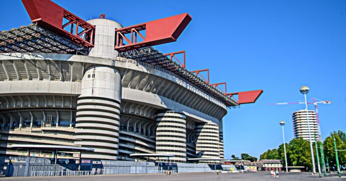 Milano, per fare il nuovo stadio ora salta fuori lo spauracchio Europei: “San Siro non ha i requisiti”. Cosa non torna