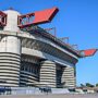 Copertina di “San Siro non ha i requisiti”: per fare il nuovo stadio ora spunta lo spauracchio degli Europei. Tutto quello che non torna