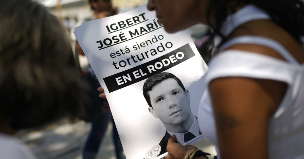 Scambio Usa Venezuela: migranti tornano a Caracas in cambio di prigionieri politici. Ma non c’è Alberto Trentini Scambio Usa Venezuela: migranti tornano a Caracas in cambio di prigionieri politici. Ma non c’è Alberto Trentini