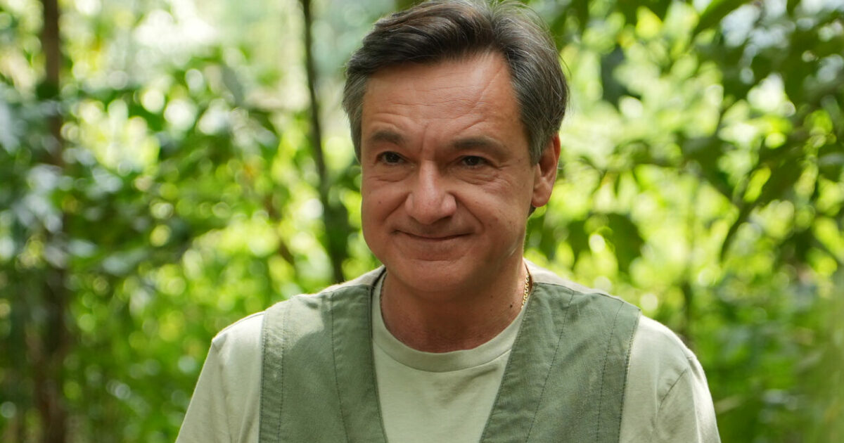 “Non sono uno tranquillo, sono in terapia da due anni. Lo dico con orgoglio, quelli della mia generazione sentono lo stigma dell’analisi”: lo rivela Fabio Caressa “Non sono uno tranquillo, sono in terapia da due anni. Lo dico con orgoglio, quelli della mia generazione sentono lo stigma dell’analisi”: lo rivela Fabio Caressa