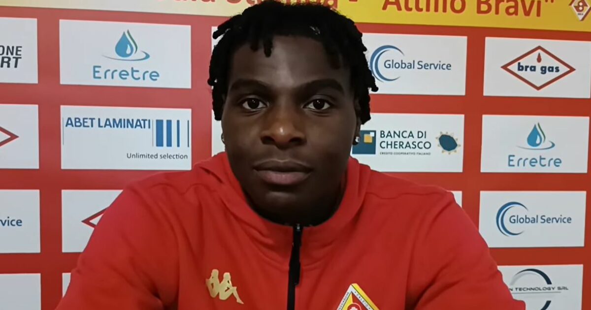 A Livorno arriva un calciatore che si chiama Jesus Christ ed è già “superstar” dei social A Livorno arriva un calciatore che si chiama Jesus Christ ed è già “superstar” dei social